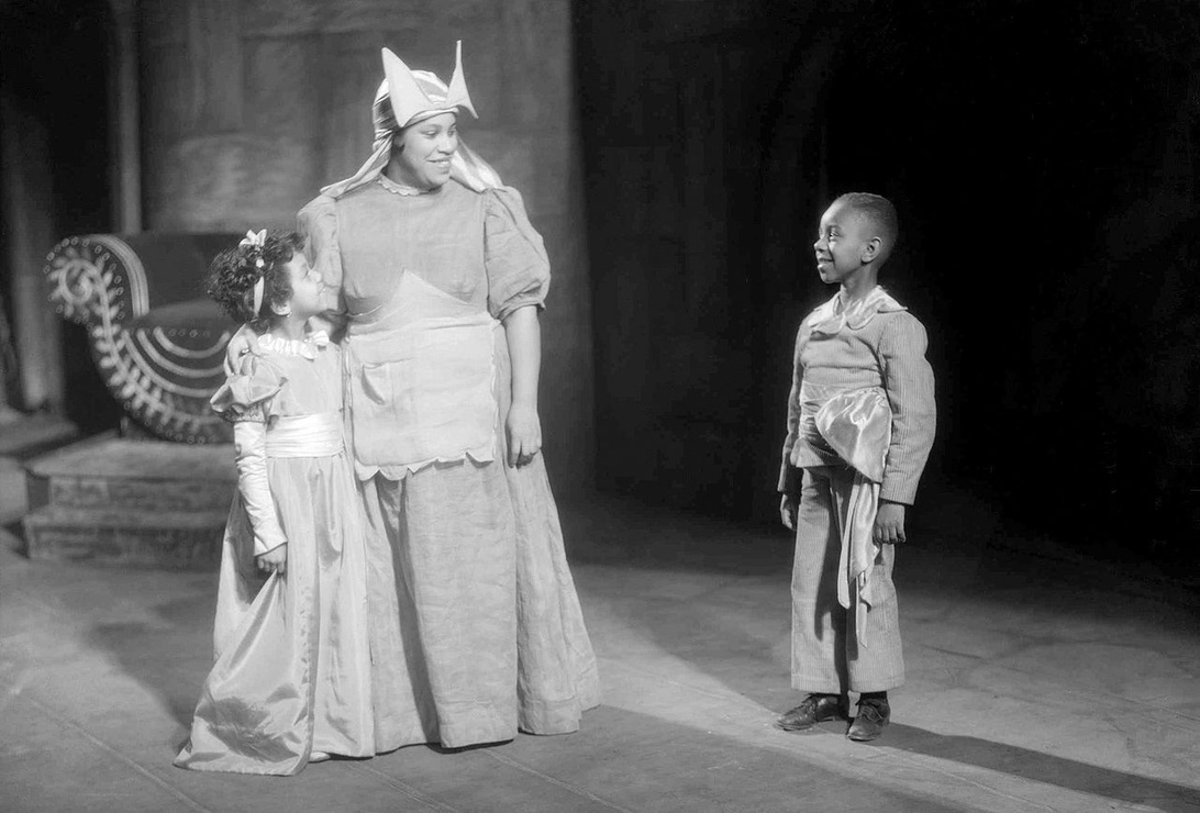 Kostüme und Mode im Musical: Wie Kinderkleidung die Bühnenästhetik beeinflusst